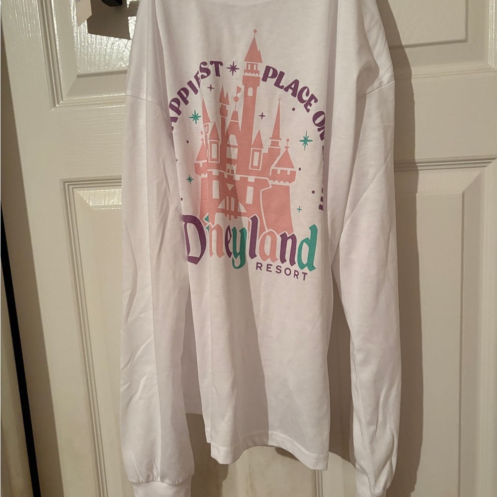 Disneyland small white long sleeved tshirt